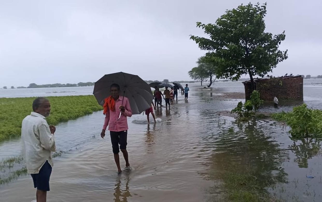 30 villages of Pachpedwa block get submerged in flood