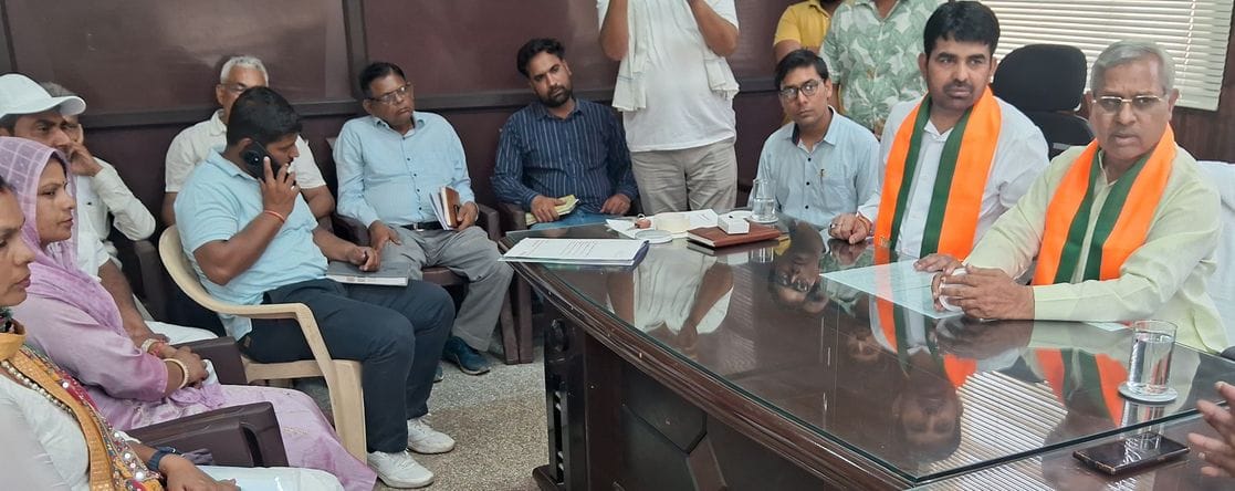 Councillors raised the issue of deteriorating sanitation system and street lights