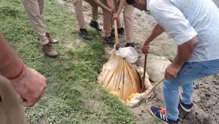 Drone camera caught liquor factory, liquor was buried in the ground