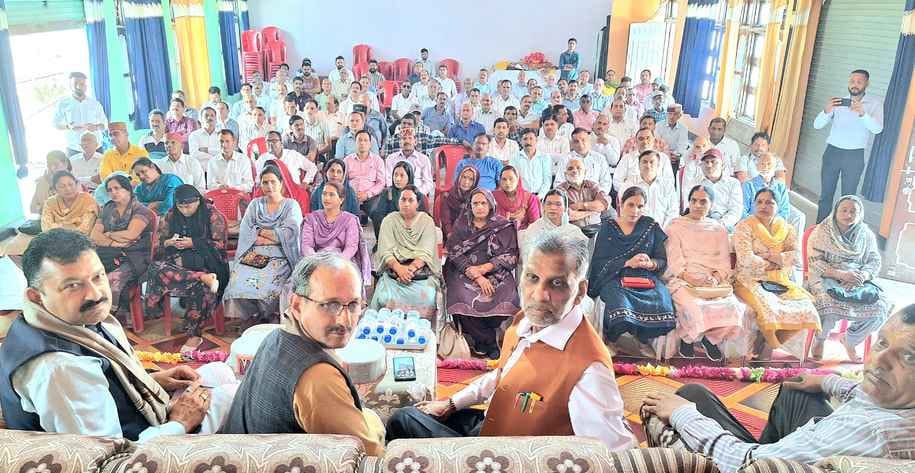 People have recognized the real face of Congress which roams around with a copy of the Constitution: Satti