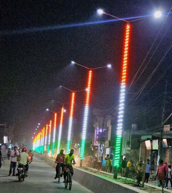 Preparations to illuminate NH with tricolour lights