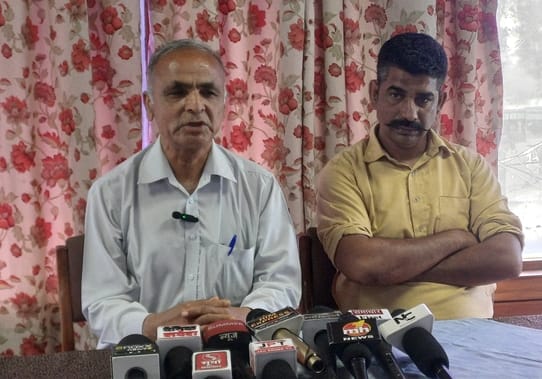 People should cooperate in extinguishing forest fires: Dr. Ashok