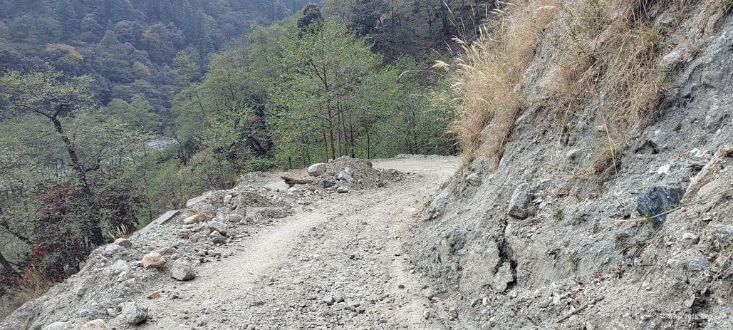 Chandi-Branda-Jagori road in bad condition, Rampur, Jury