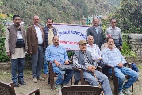 Police Pensioners Welfare Association discussed many problems in the meeting