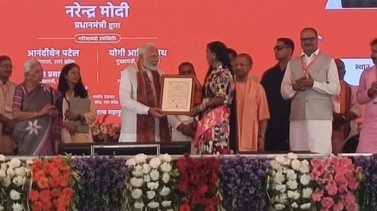 Chheddo Devi who brought recognition to Tharu crafts was honoured