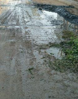 The unpaved road from village Gujraswa to Sagarpur is in bad condition