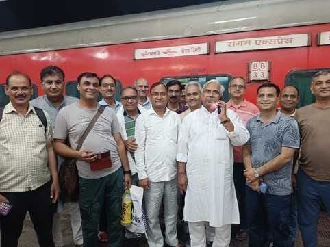 Teachers will meet in Aurakal Prayagraj today
