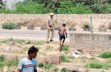 Police increased strictness on the canal during summer season, action will be taken against those who bathe