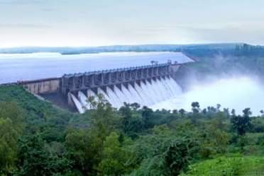 माही बांध (इसका पानी असिंचित क्षेत्र में ले जाने के लिए अपर हाई लेवल कैनाल का निर्माण होना है)