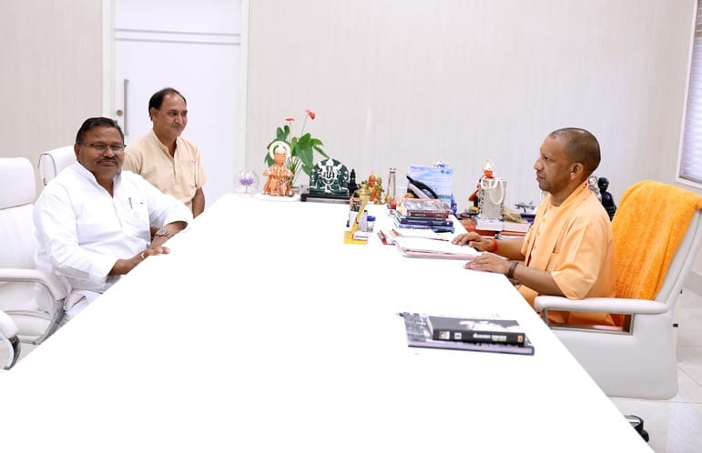 MLA met the Chief Minister, demanded renovation of sugar mill and construction of stadium