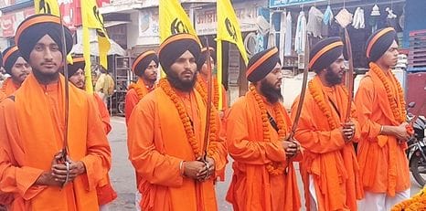 The congregation was delighted by the Shabad Kirtan in the Nagar Kirtan, welcomed with a shower of flowers all along the way