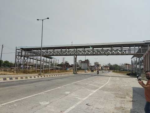 There are many flaws... neither an underpass was built nor a foot overbridge was arranged
