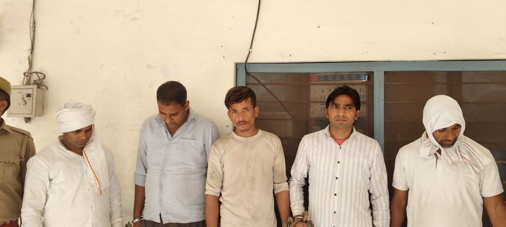 Five arrested including former Pradhan for stealing 200 transformers