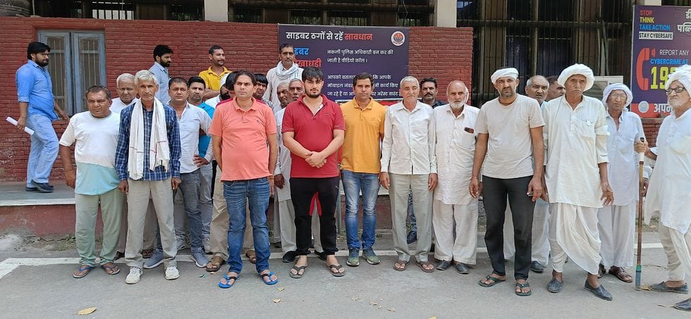 The family met the SP in the double murder case, the family is not satisfied with the action of DSP Jitendra Rana