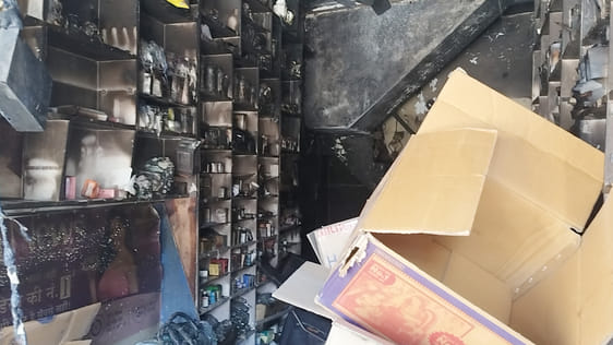 Fire broke out in a medical shop due to short-circuit, loss of lakhs
