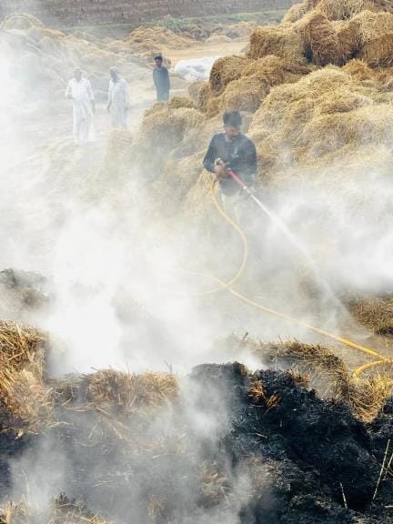 Factory caught fire due to lightning, 20 quintals of straw burnt to ashes