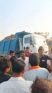 Farmers stopped the construction work of Ganga Expressway in Daharpur