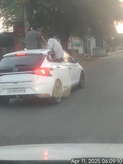 Video of stunts by youths on Chhatikara-Vrindavan road goes viral