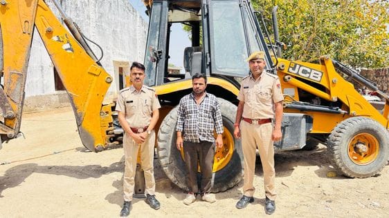 पुलिस द्वारा जब्त वाहन और आरोपी