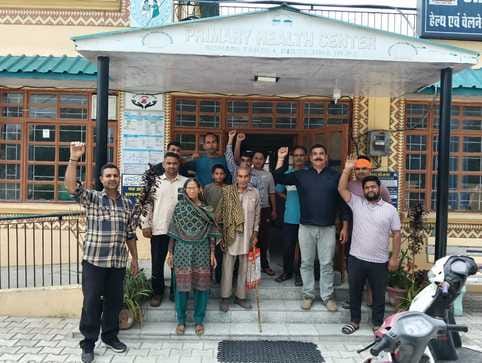 Opposition to deputation of doctor of Primary Health Center Sohari Takoli