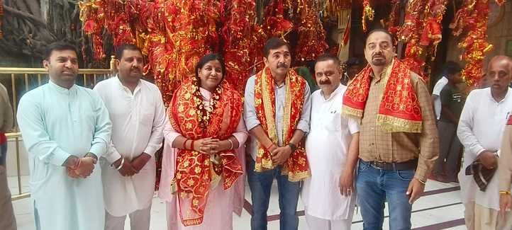 Indu Goswami offered his head in the court of Maa Chintpurni.