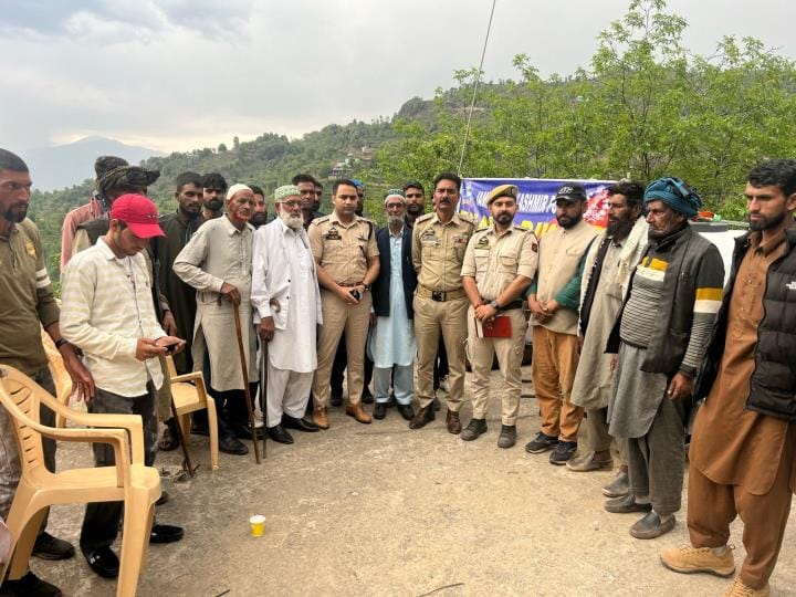 Police Officials Listen Problems