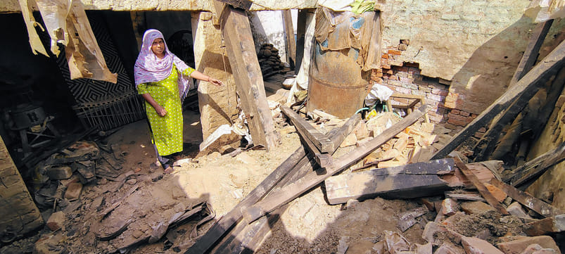 A house collapsed due to heavy storm and rain in Pillukheda