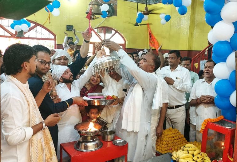One and a quarter kilo silver umbrella offered at Shri Balaji temple