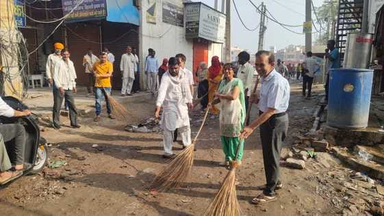 Now cleanliness drive is going on in ward six, councillor sweeps with her husband