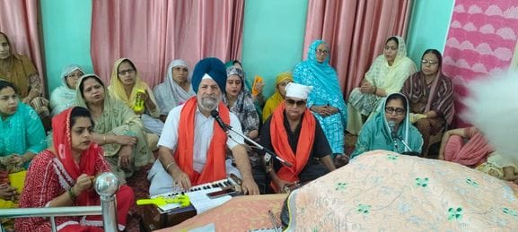 Baisakhi festival celebrated with devotion in gurudwaras