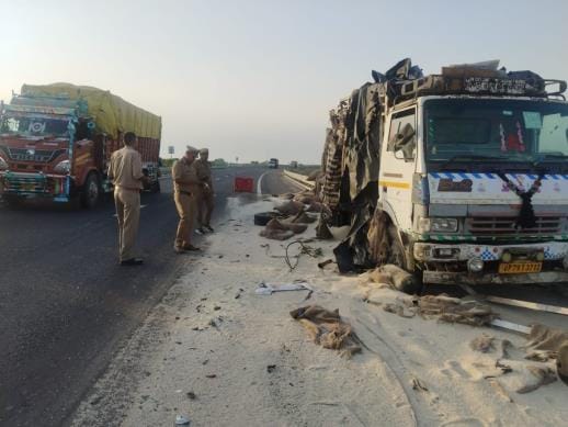 Truck collided from behind with parked DCM, driver and cleaner injured
