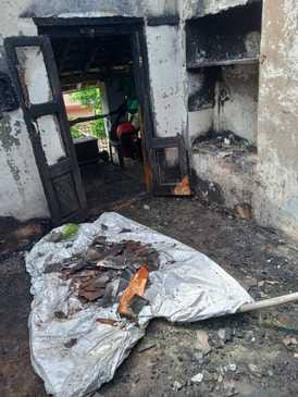 Slate clad house burnt to ashes in Sidhpur