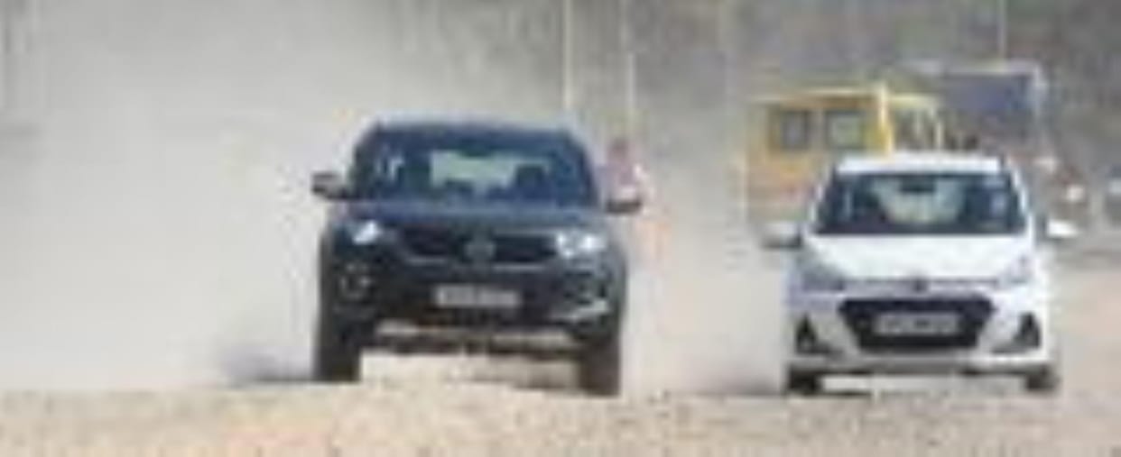 Dust on the road... movement difficult