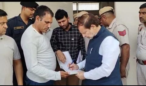 Jail Minister and DGP Jail inspected the jail, Jail Superintendent found absent, sought explanation