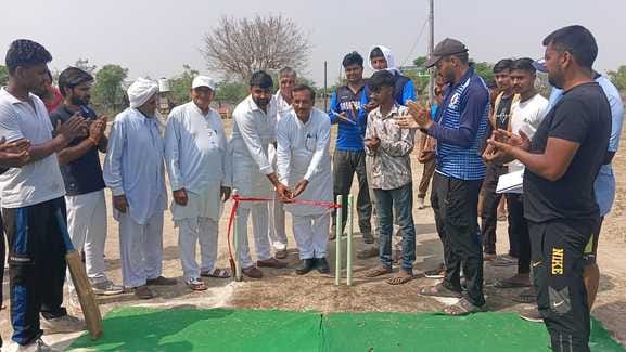 Khedi Sadh defeated the team of Pai village in Panchayat cricket