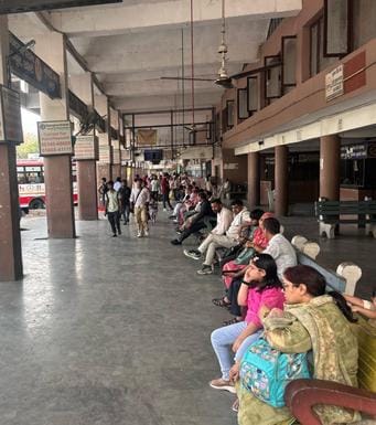 76 buses were sent for Hisar program, passengers kept waiting