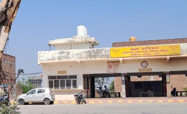 No buses at the roadways stand, passengers are upset