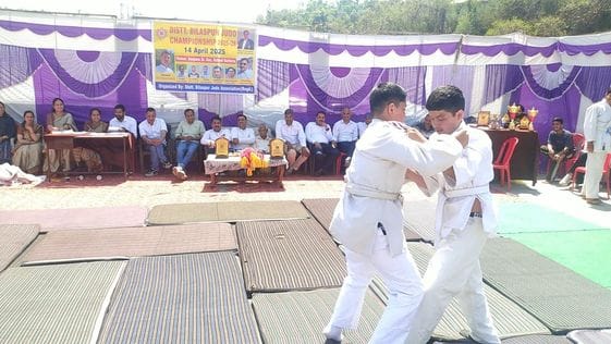 Players of Anupam Public School Kuthera won 16 gold medals
