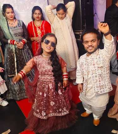 3 feet 8 inch tall groom got 3.6 feet tall bride
