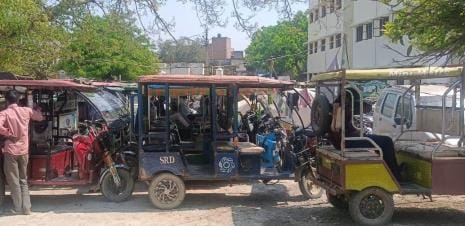 111 unregistered e-rickshaws seized