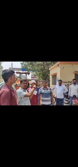 Allegations of underweighing in Magalganj Mandi, farmers' anger erupted