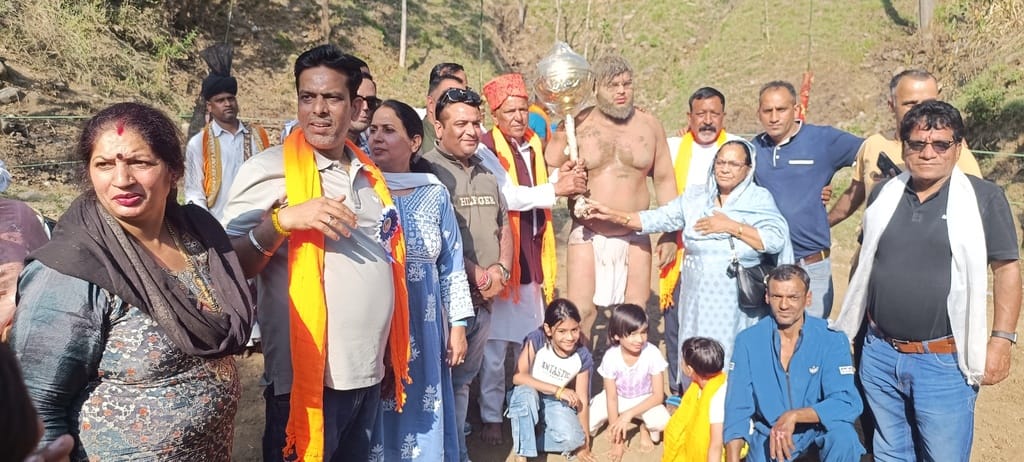 Preetpal defeated Dharmendra and won the title of Bharat Kesari