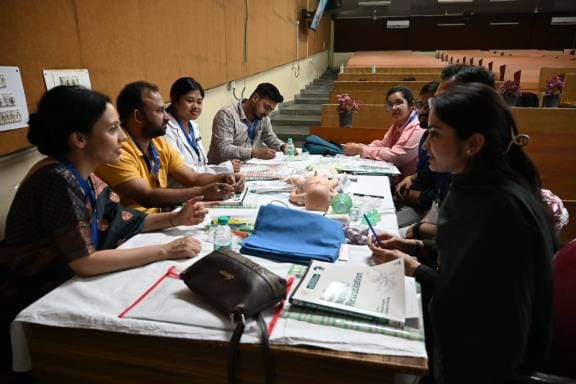 25 to 30 percent of newborn deaths are due to inability to breathe in the first minute of birth