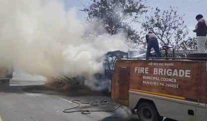 Mandsaur News Truck loaded with 25 tonnes of soybean burnt to ashes fire likely caused by short circuit