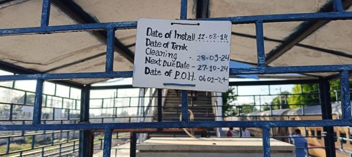 Railway passengers are getting contaminated water