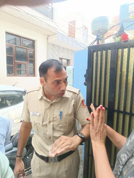 Chandigarh Police Jawan entered the house and started a scuffle, video goes viral