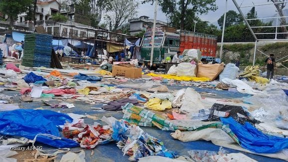 Now the traders have started packing their stuff from Jogindernagar fair site