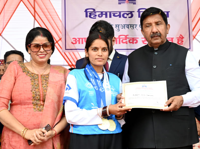 Deputy Chief Minister honored Special Olympics winners