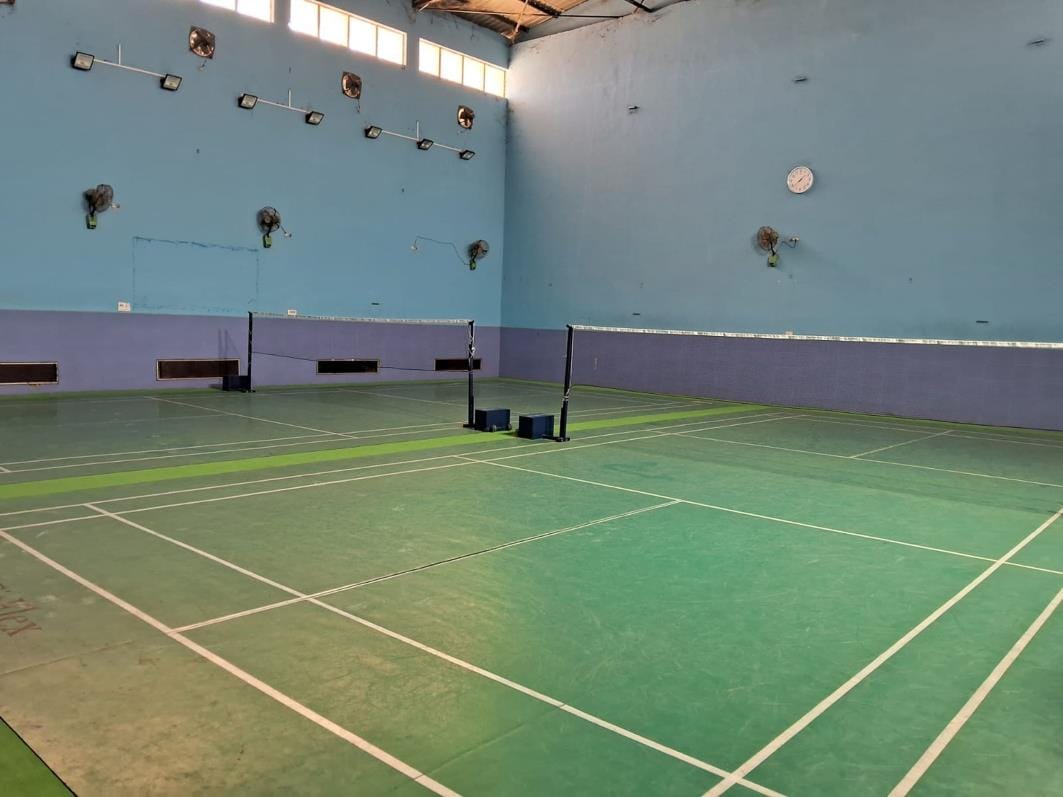 Badminton court in the stadium will have many days, players will improve