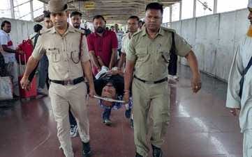 Bihar Muzaffarpur Railway Police saved life of passenger who had heart attack under Operation Jeevan Raksha